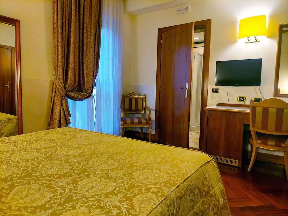 Marconi Hotel 24/67