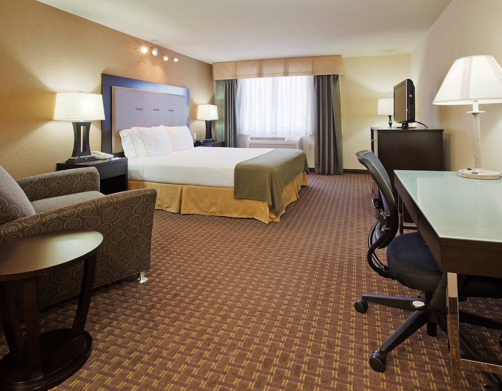Holiday Inn Express Union City(San Jose) 38/59