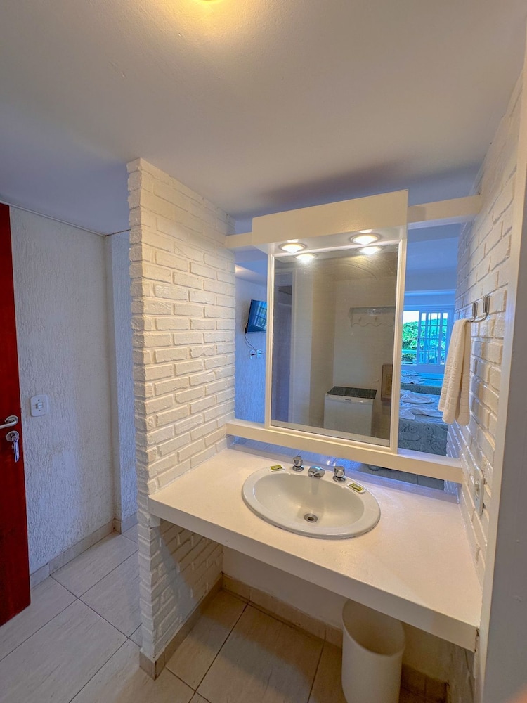 Hotel Residencial Portoveleiro 63/64