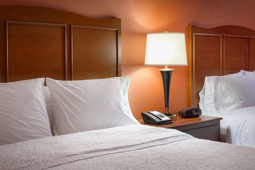Hampton Inn Omaha/West Dodge Road (Old Mill) 13/50
