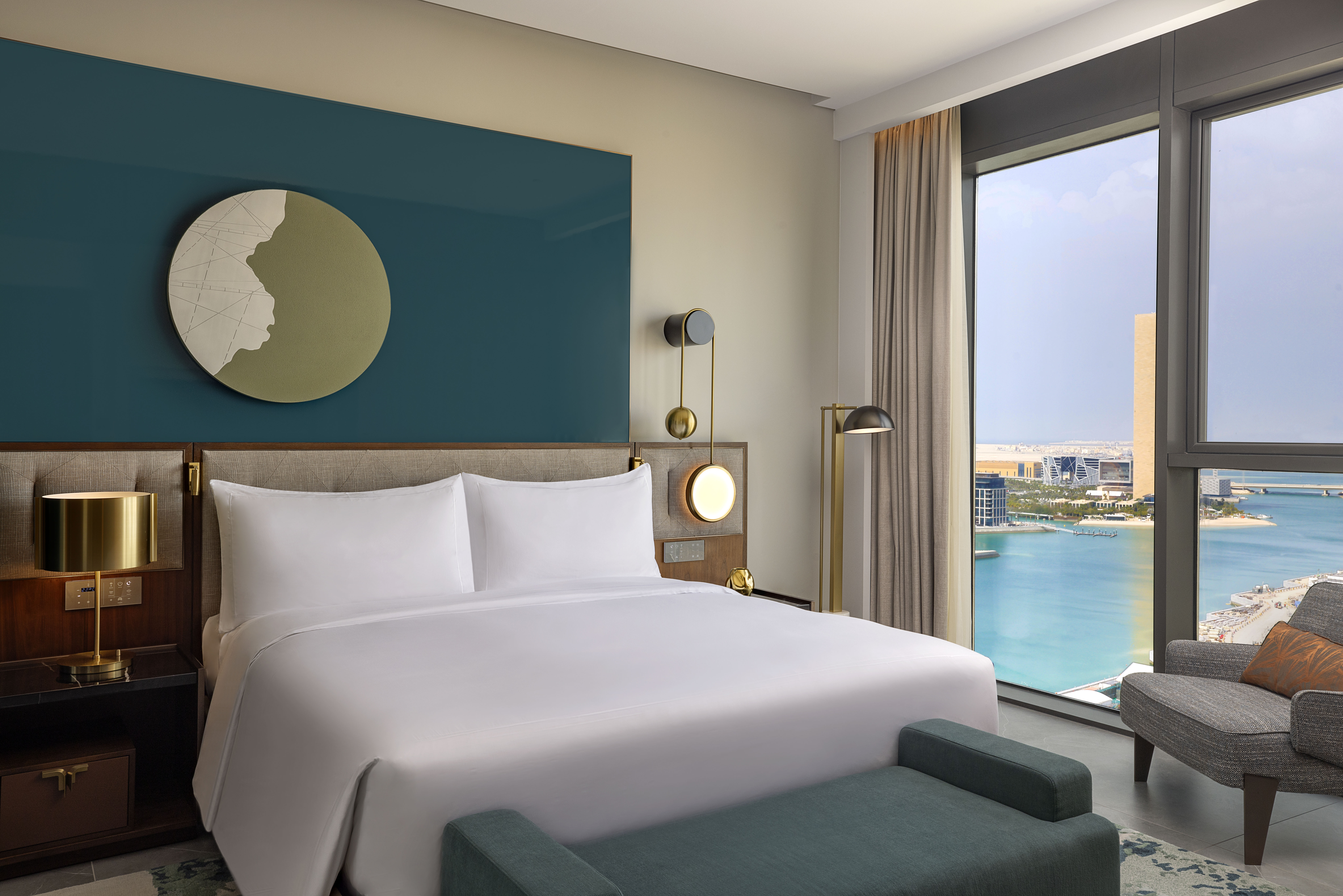 3 BEDROOMS, FAMILY SUITE, KING BED, BAY VIEW