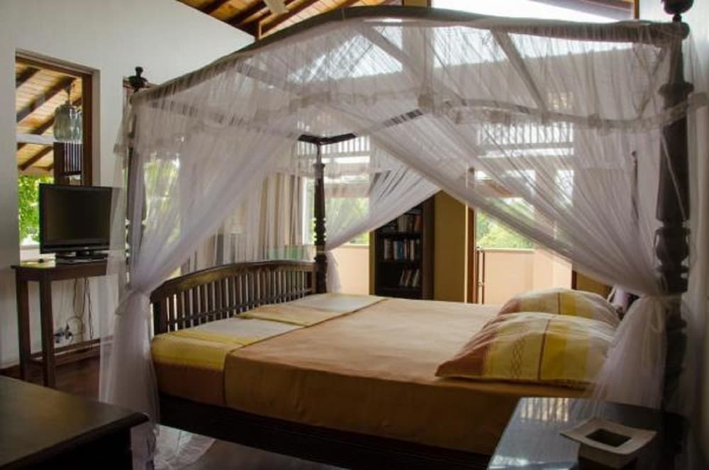 LUXURY, SUITE, KING BED