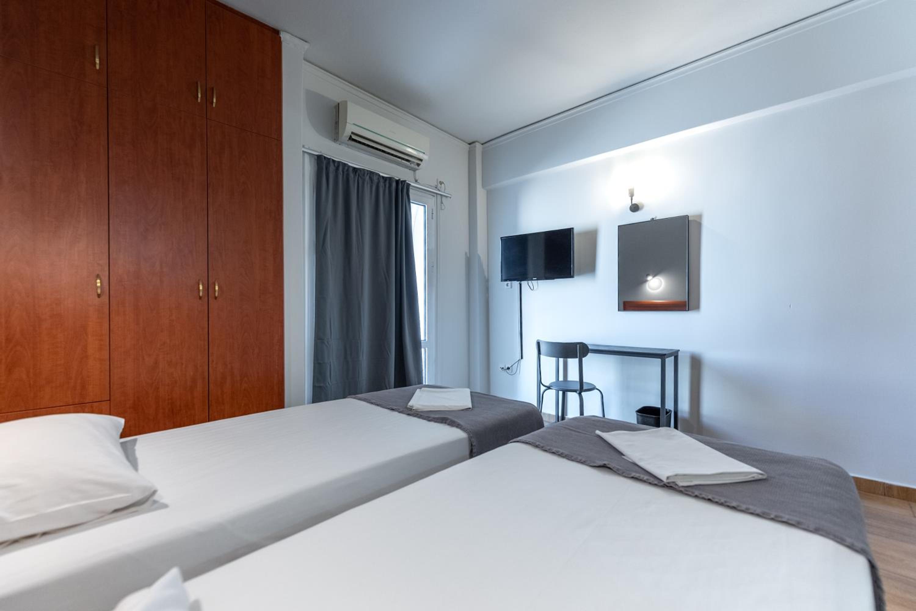 Room, Triple