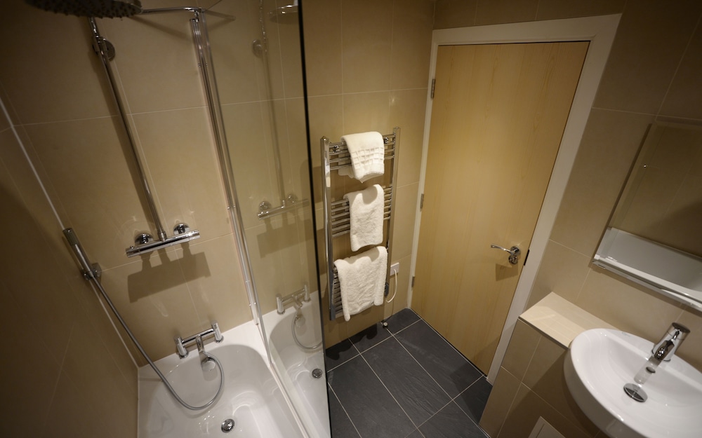 Waterside Hotel And Leisure Club 7/59
