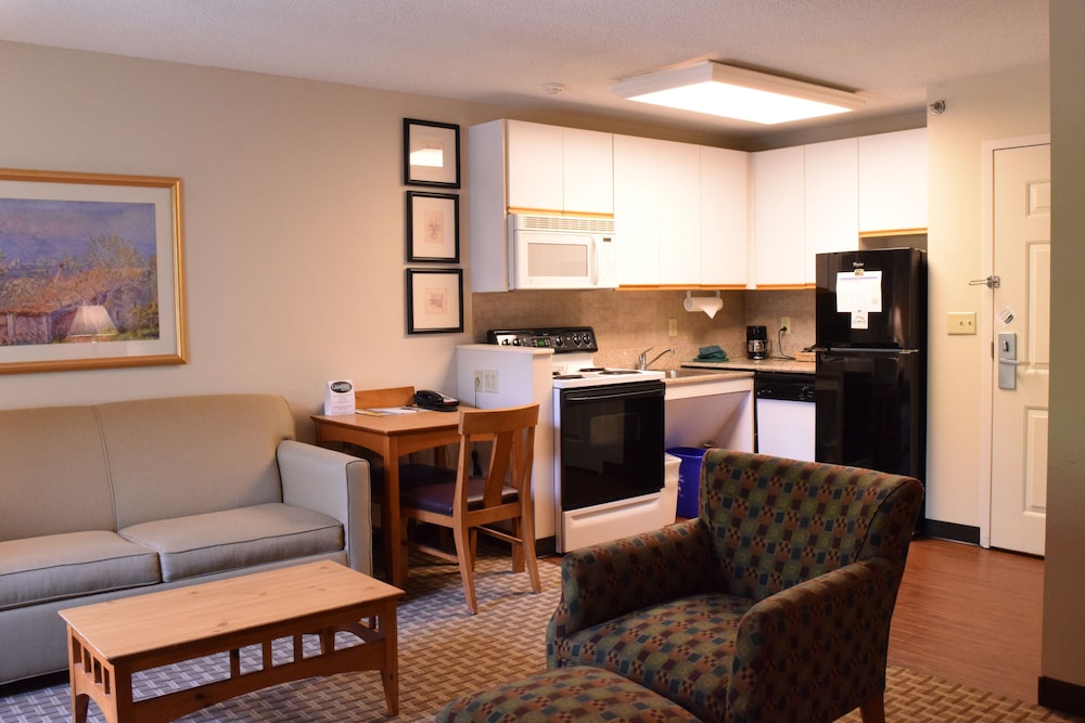 Cresthill Suites Syracuse 21/53