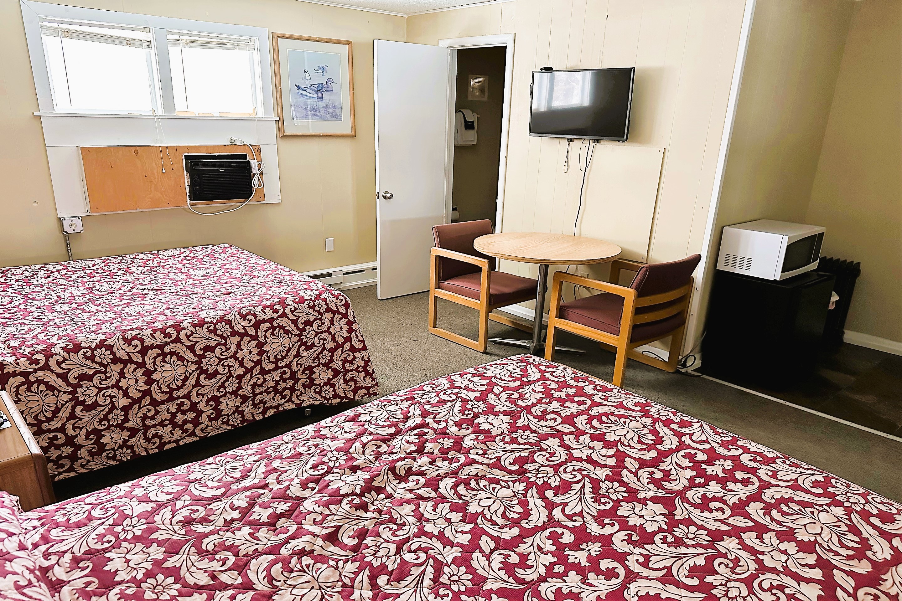 Love Hotels Timberline Lake Superior 4/15