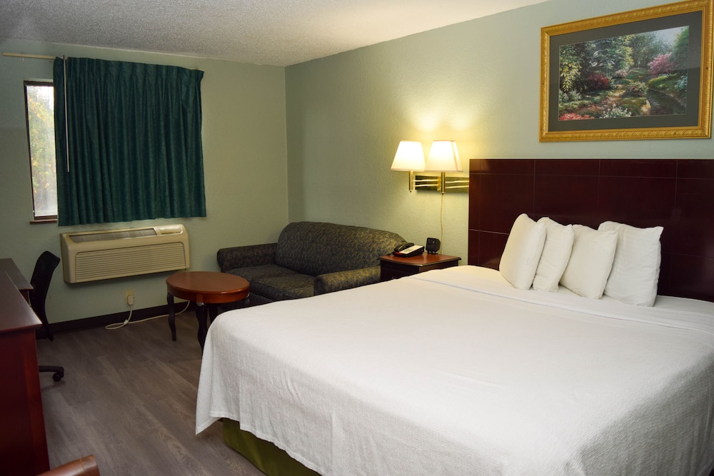 Corning Inn 18/48