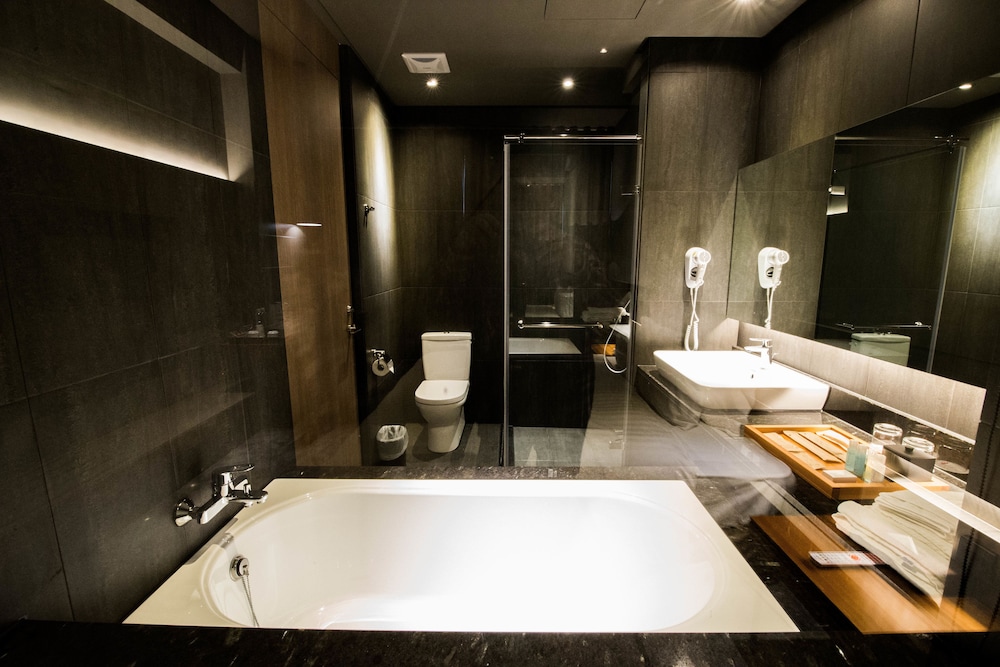 Orient Luxury Hotel 20/68