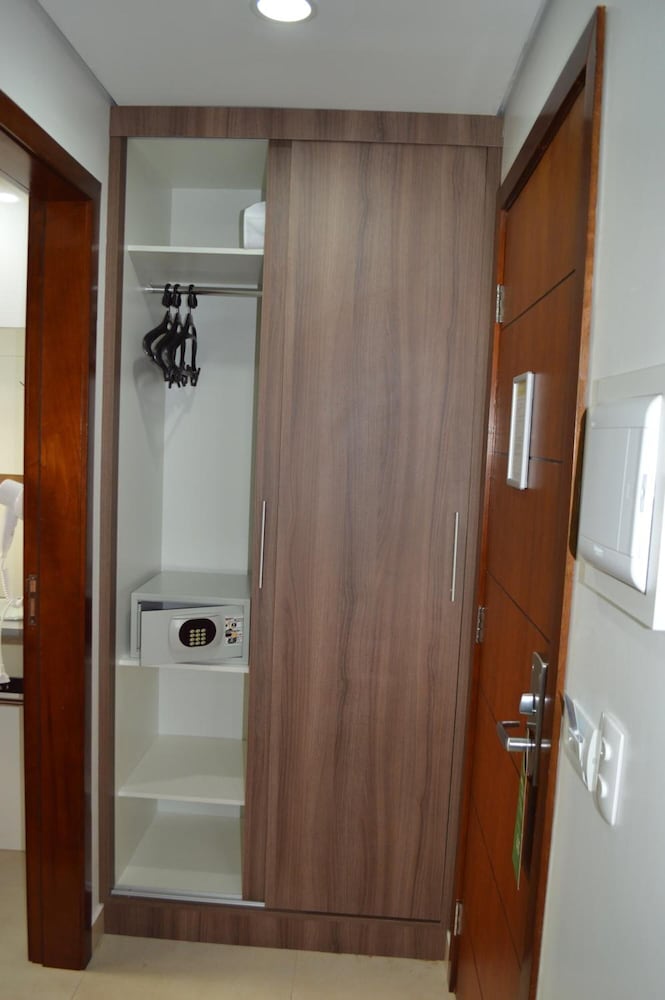 Lis Hotel 30/30