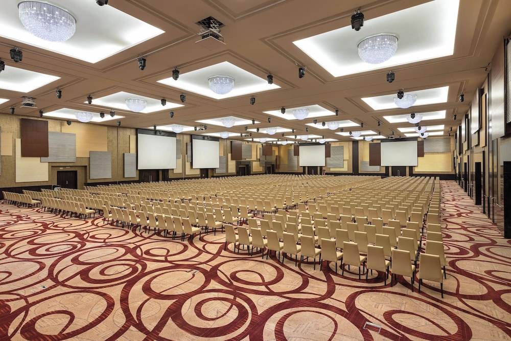كراون بلازا آر دي سي الرياض - فندق و مركز مؤتمرات(Crowne Plaza Riyadh Itcc) 11/75
