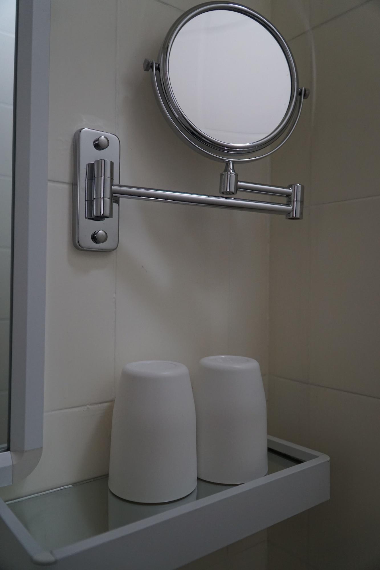 Spin Hotel 50/53