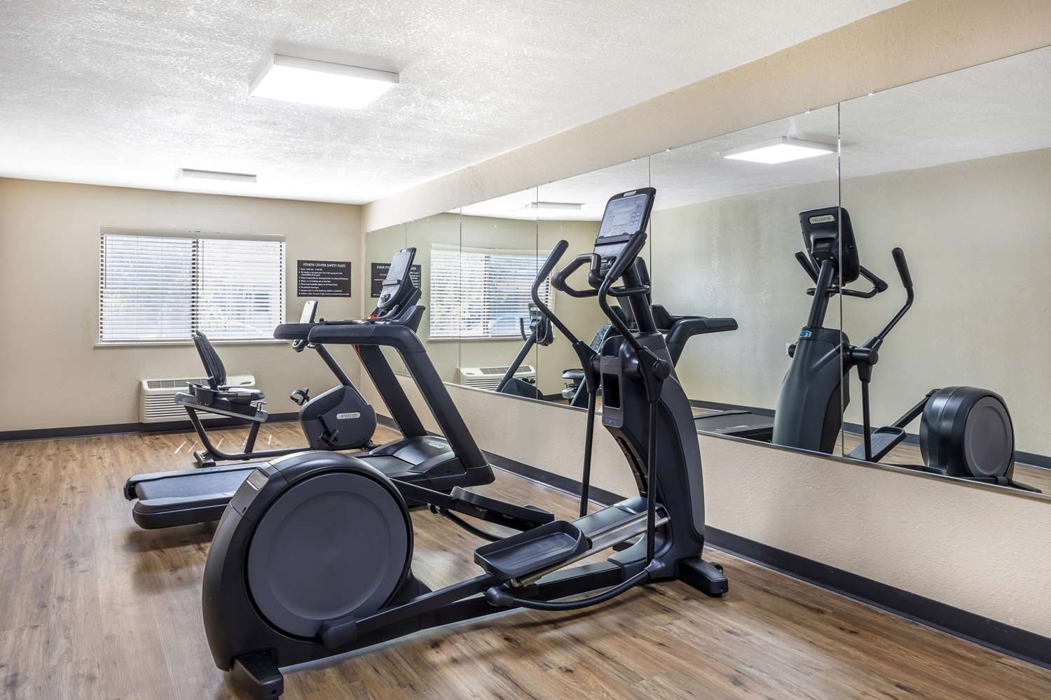Sleep Inn & Suites Salina I-135 19/26