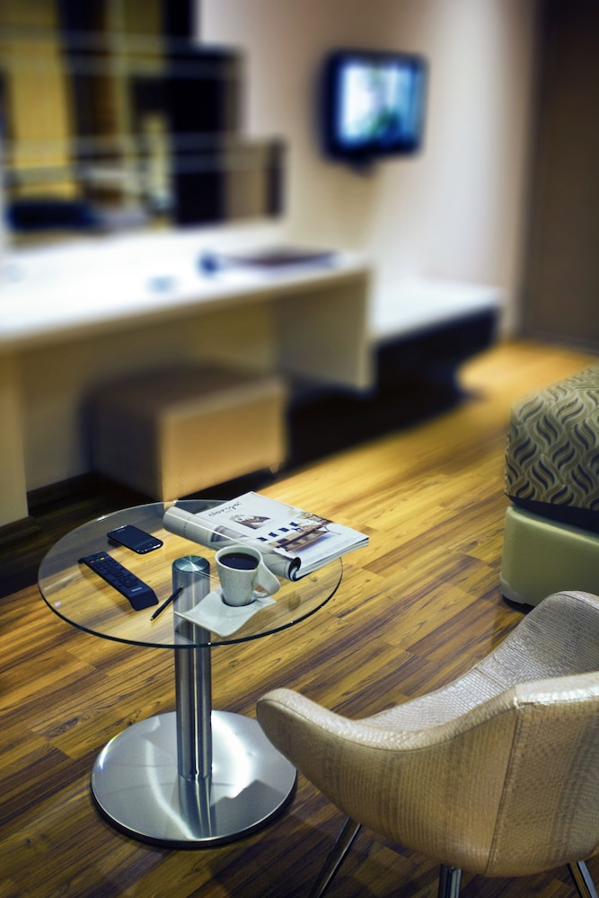 Edis Premier Hotel 33/37