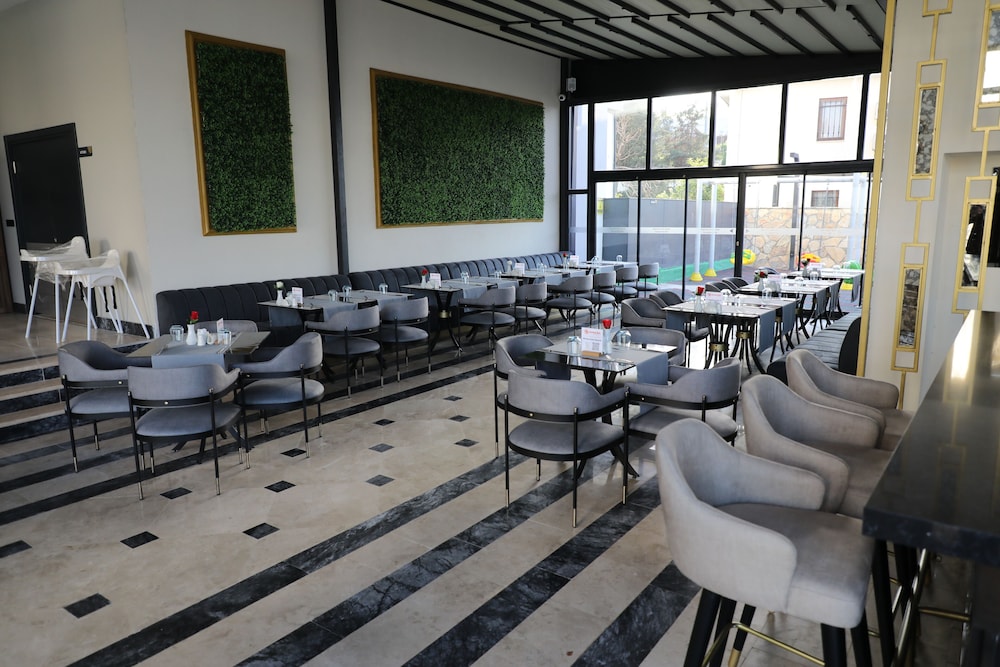 Roseira Mar Inn Luxury 43/55
