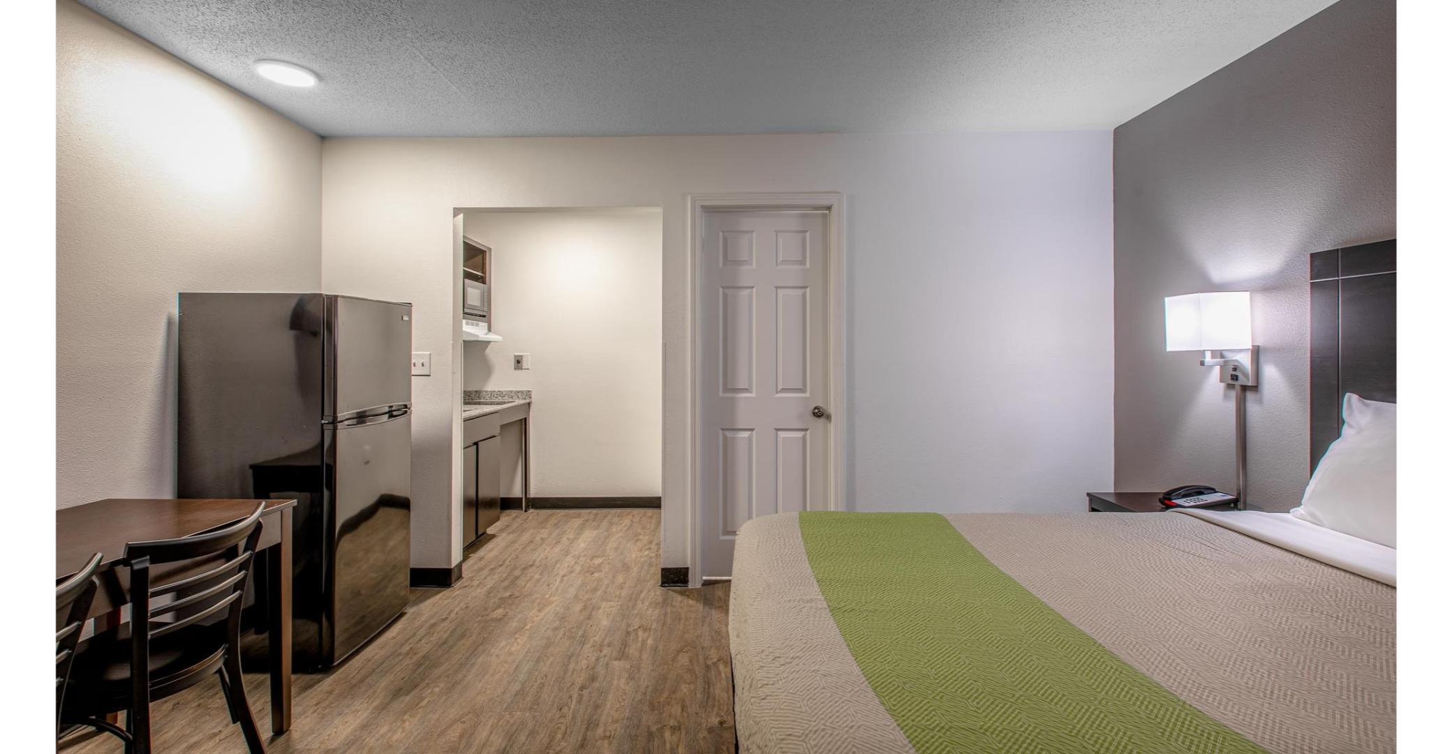Studio6 Greenville, SC I-85 Near Downtown 28/42
