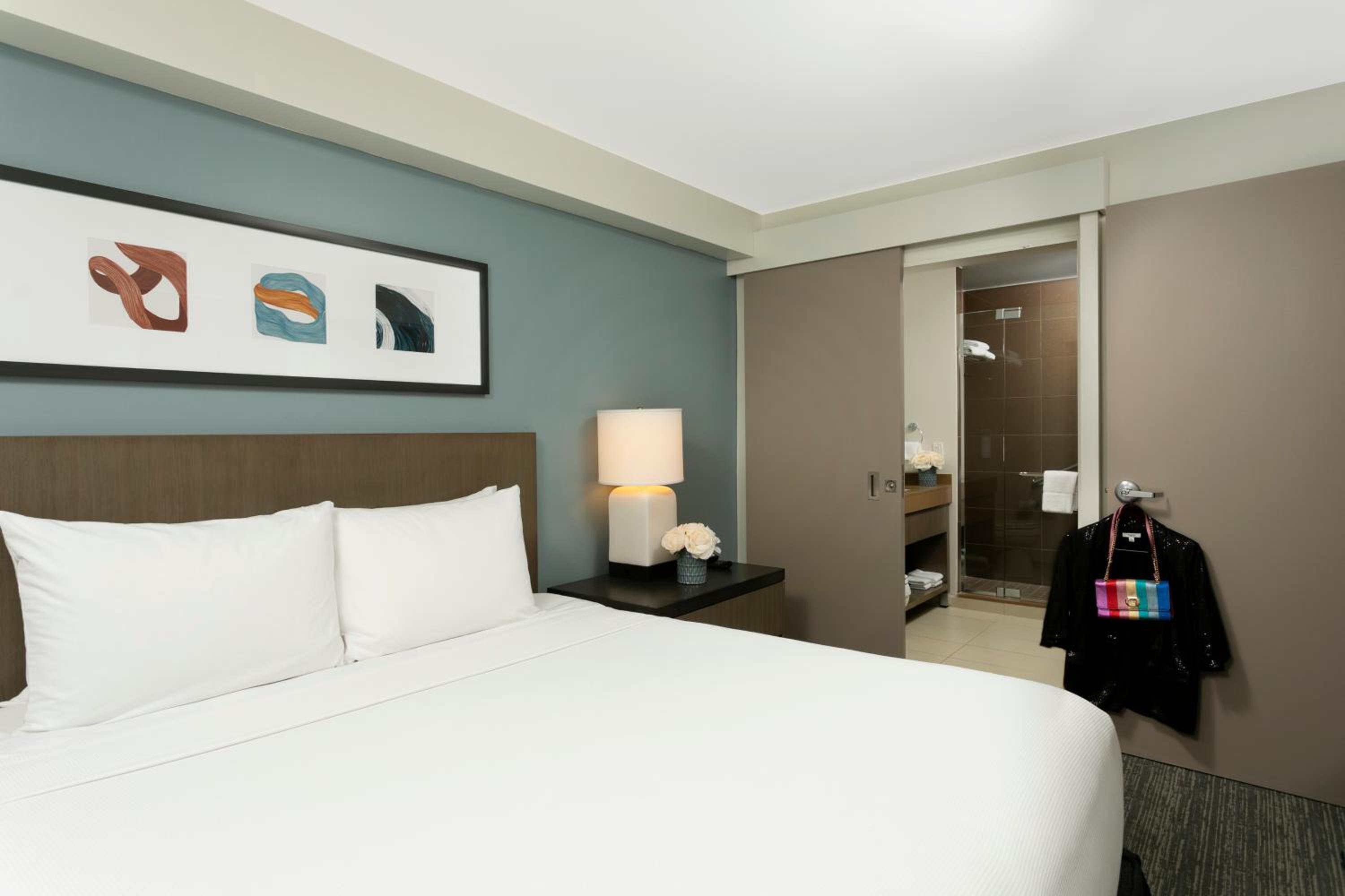 1 Bedroom, Suite, Bay View, Kitchen
