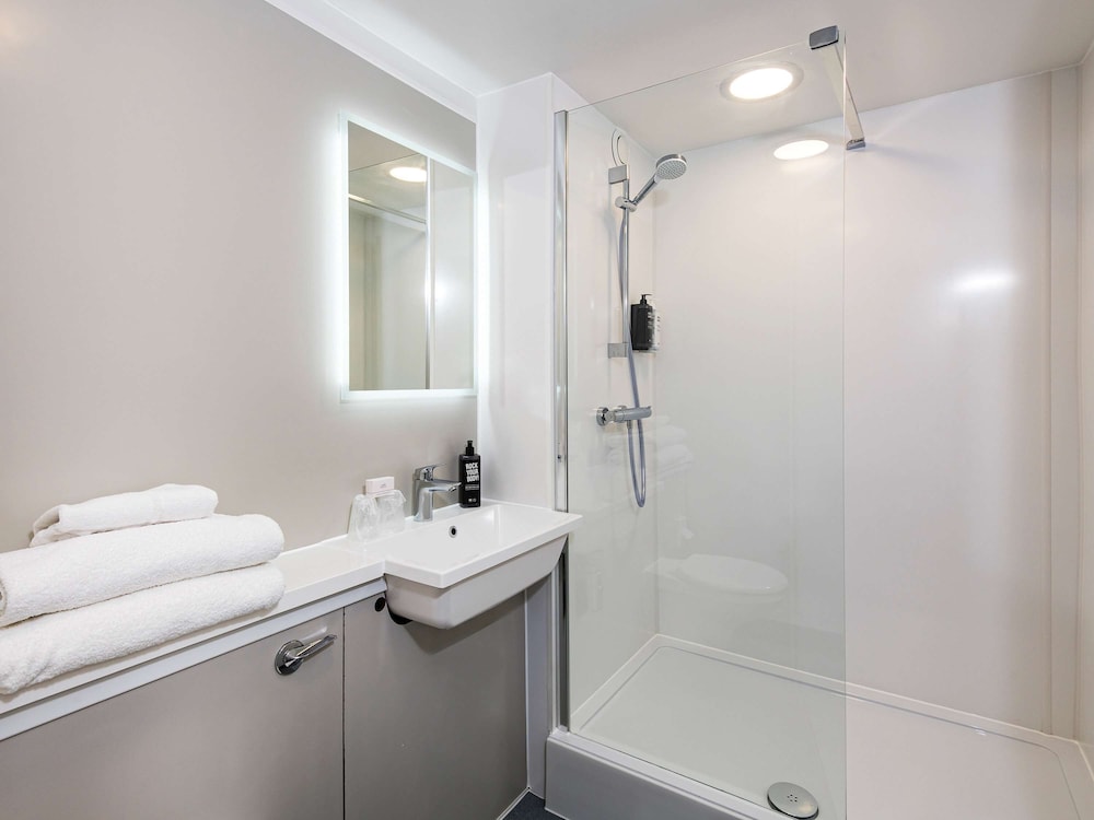 Ibis Plymouth 48/50