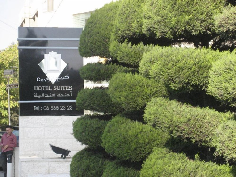 Crystal Suites 20/25