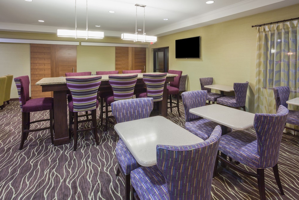 Holiday Inn Express Hotel And Suites St Paul Woodbury 64/79