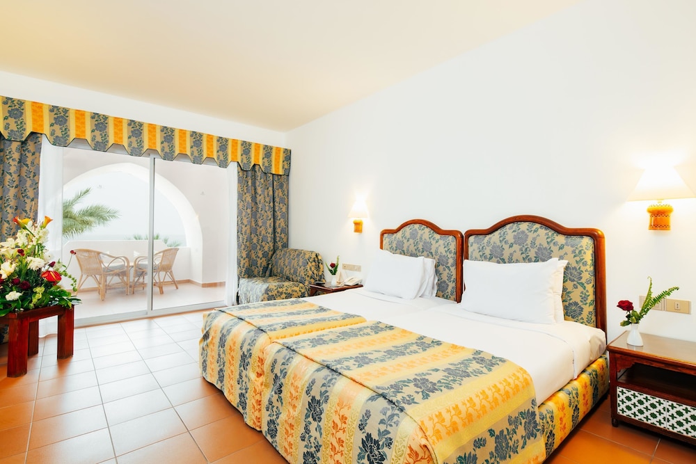 SULTAN QUEEN - with Sea View، TOP Domina Coral Bay Resort 3/3