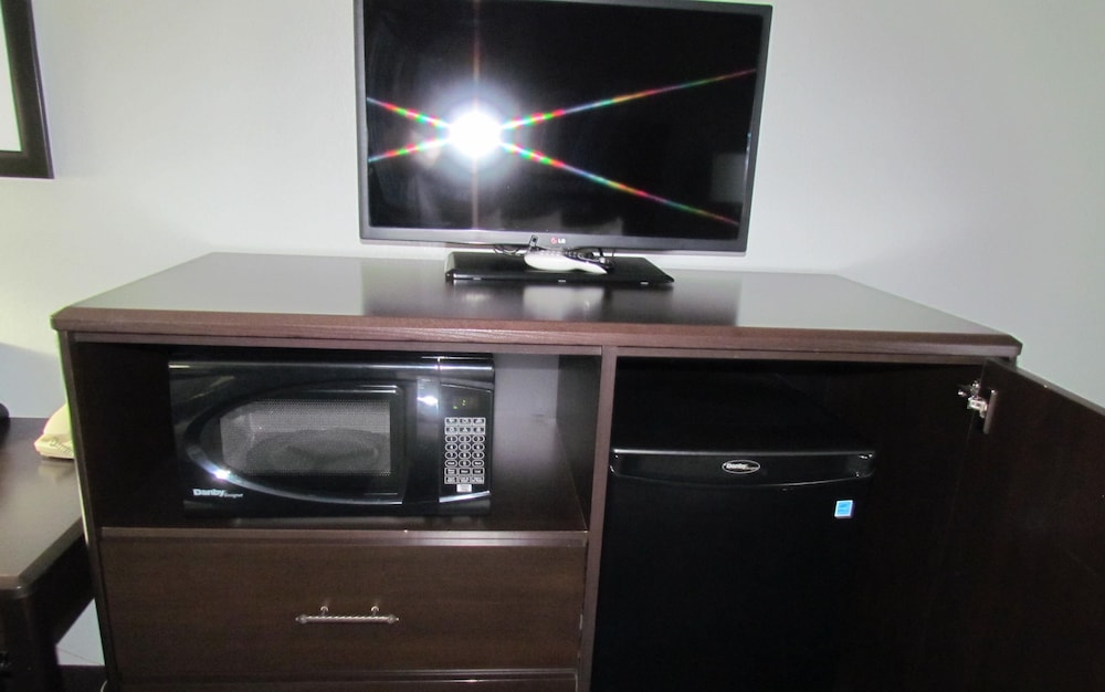 Oak Hill Inn and Suites 36/62