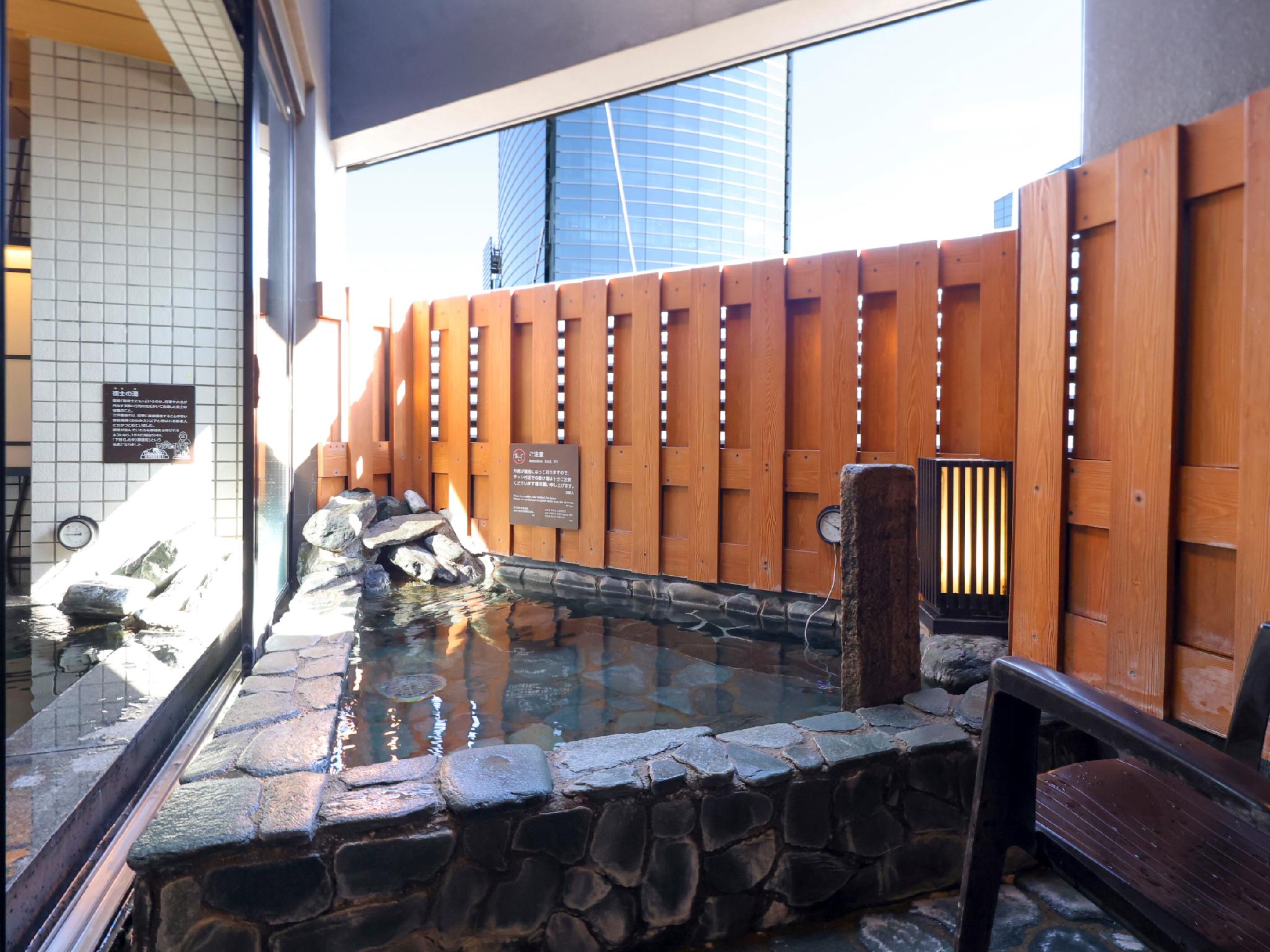ROOM, DOUBLE BED, NO CLEANING SERVICES