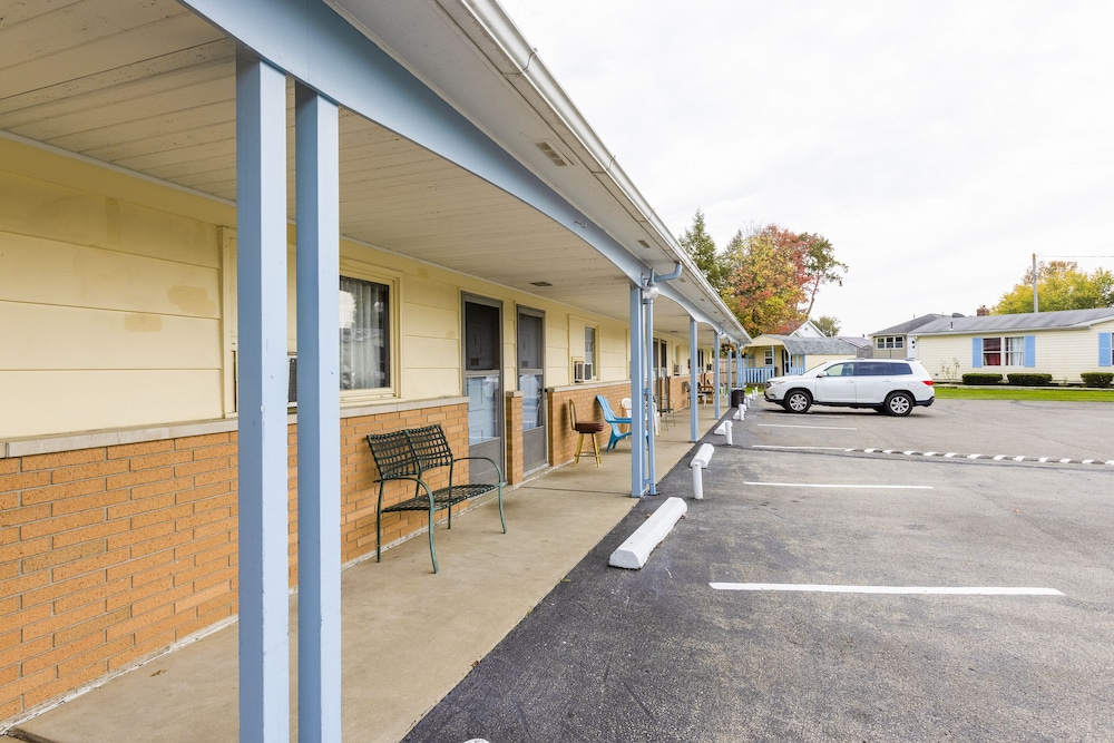 Parkside Motel by OYO Meadville Conneaut Lake 38/50