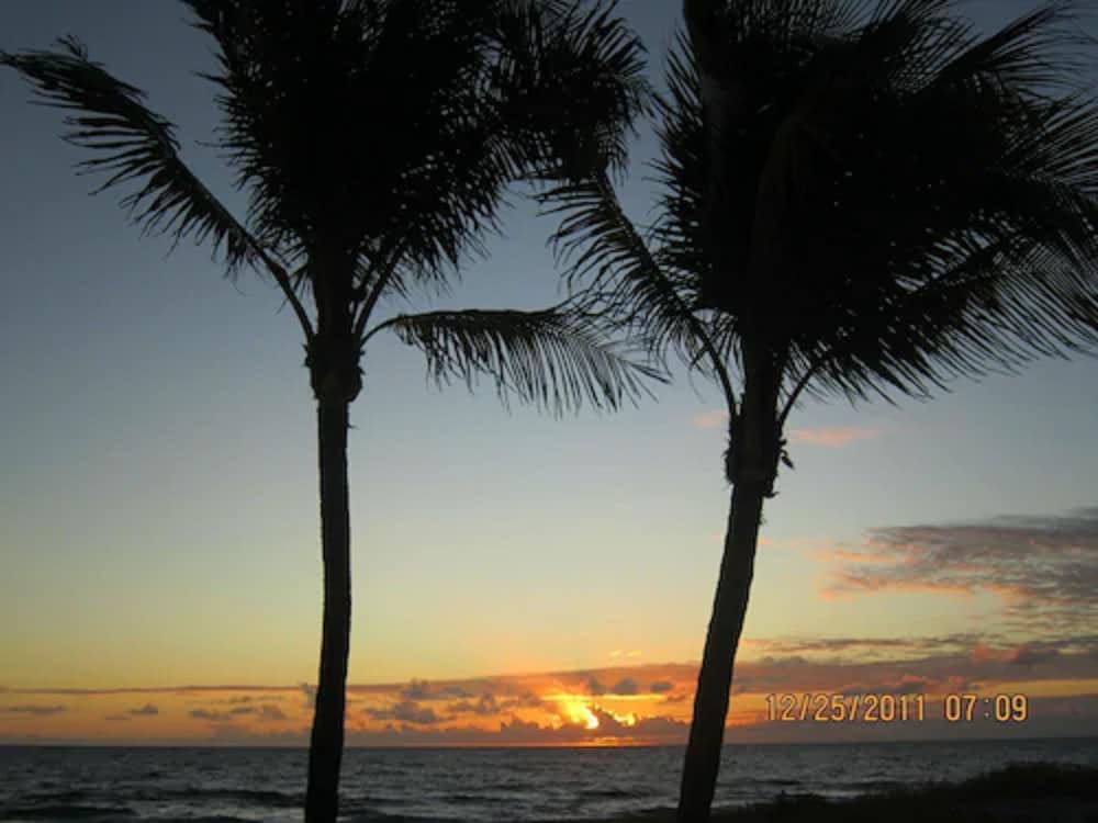 Ebb Tide Resort Oceanfront 52/69