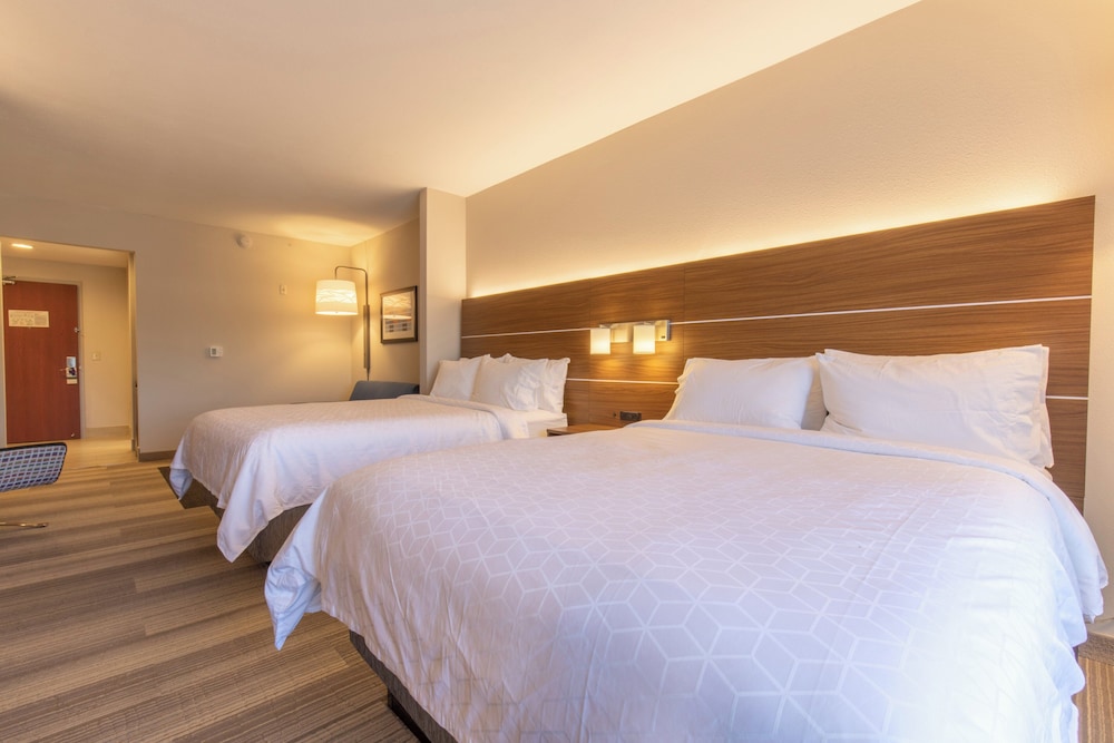 Suite, 2 Queen Beds, Sofa