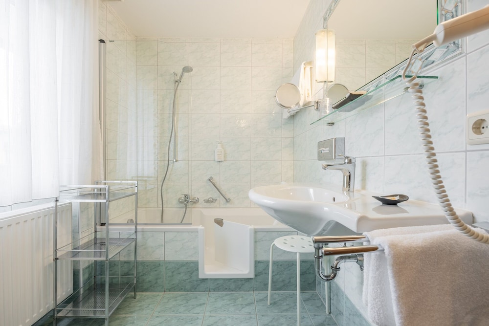 HOTEL SCHOENEGG 50/50