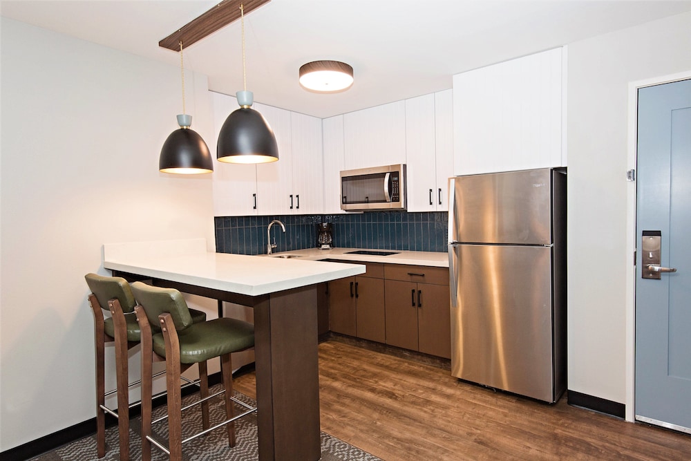 Staybridge Suites Denver North Thornton 57/67