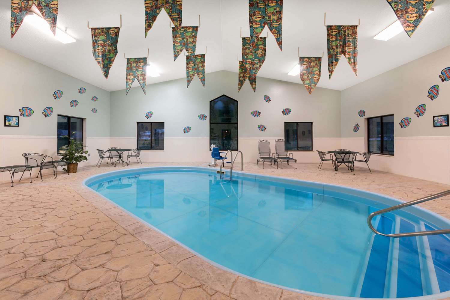 Baymont By Wyndham Hot Springs 23/29
