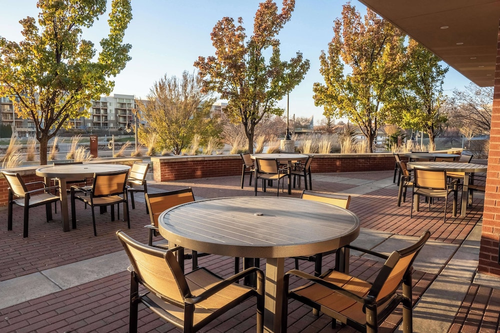 Drury Plaza Hotel Broadview Wichita 36/50