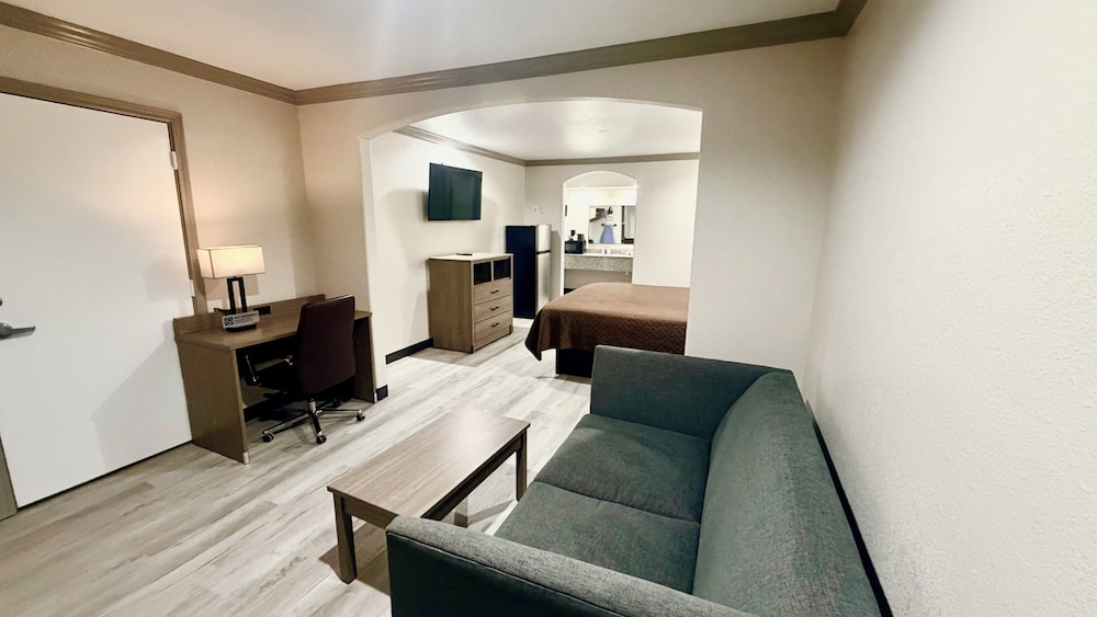 Luxury Inn & Suites Liberty 41/65