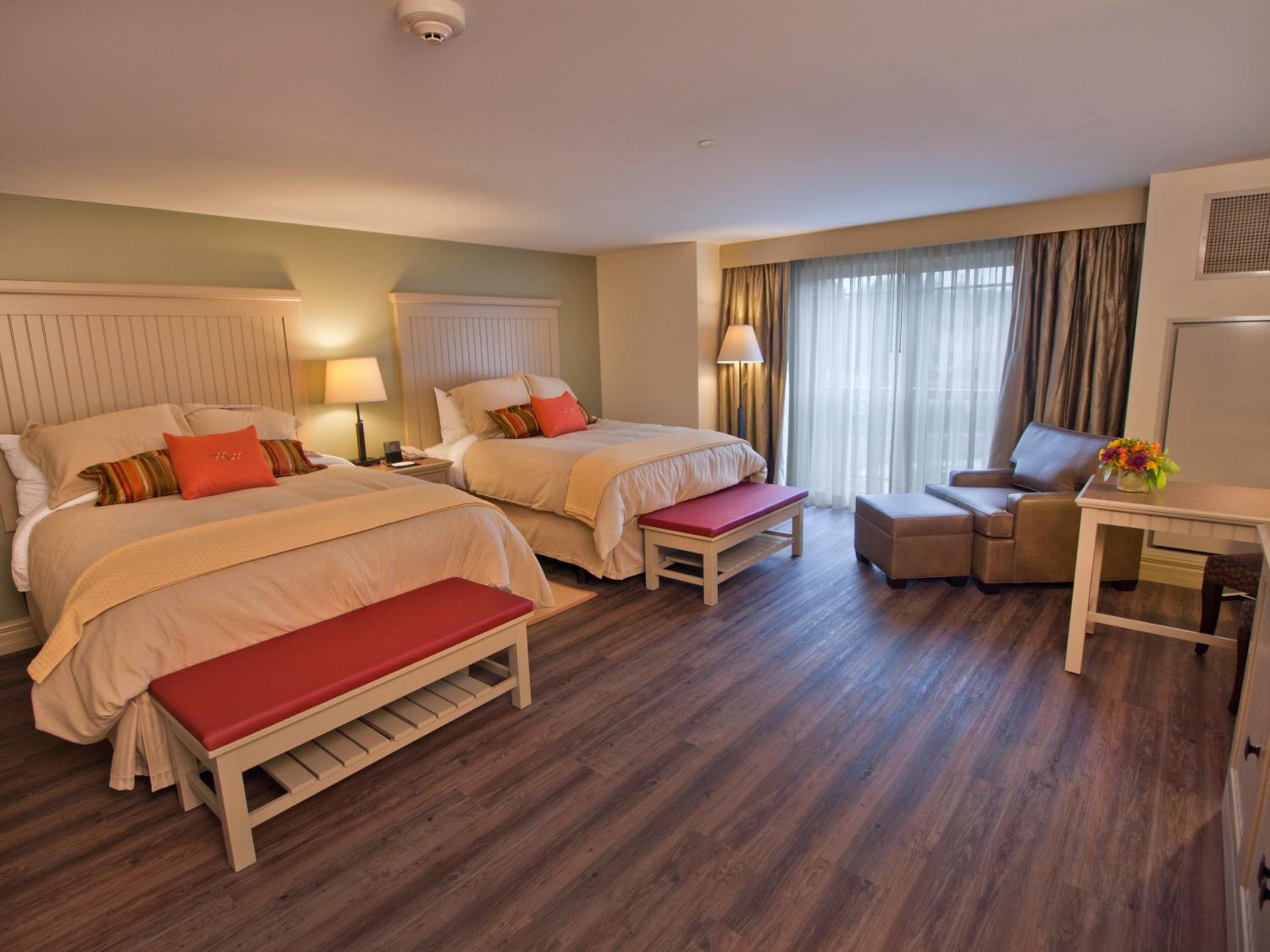 Room, 2 Queen Beds, Village View, Hot Tub