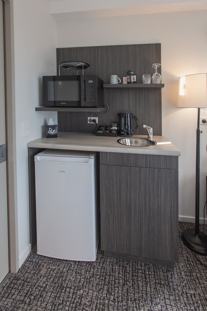 Hotel Give 69/79