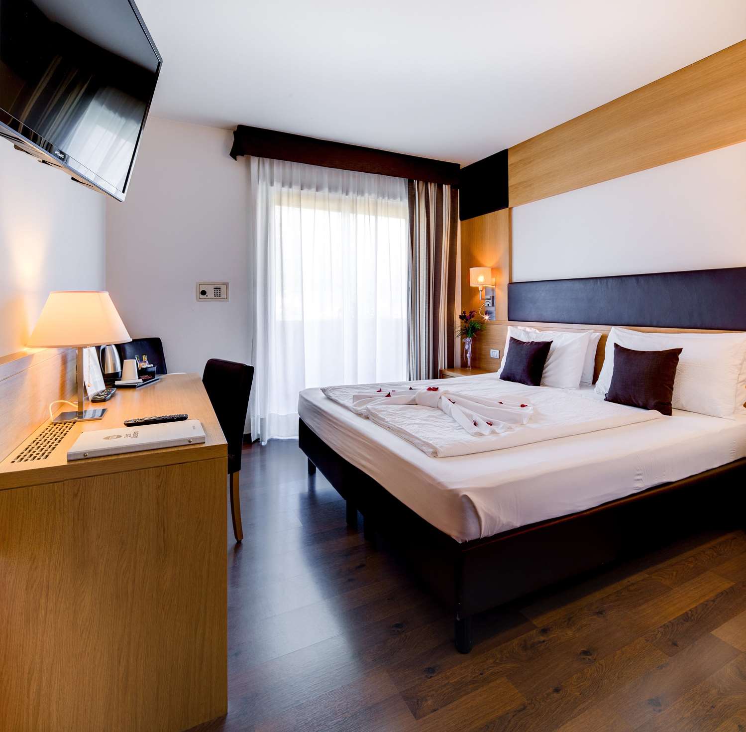 Classic, King Bed
