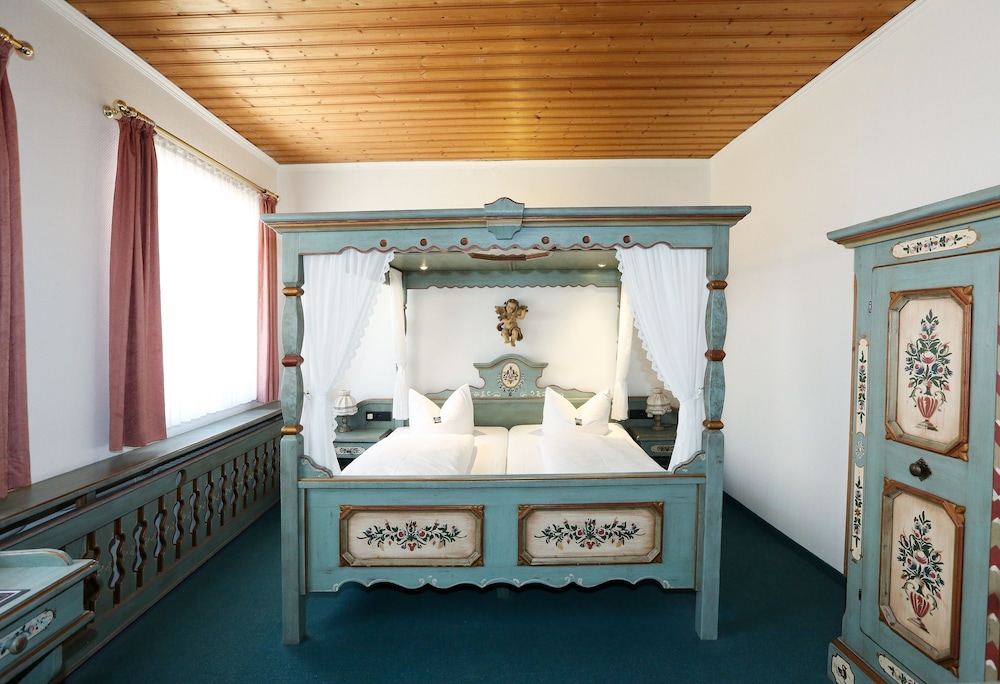 ANA Goggl, Trademark Collection by Wyndham 10/50