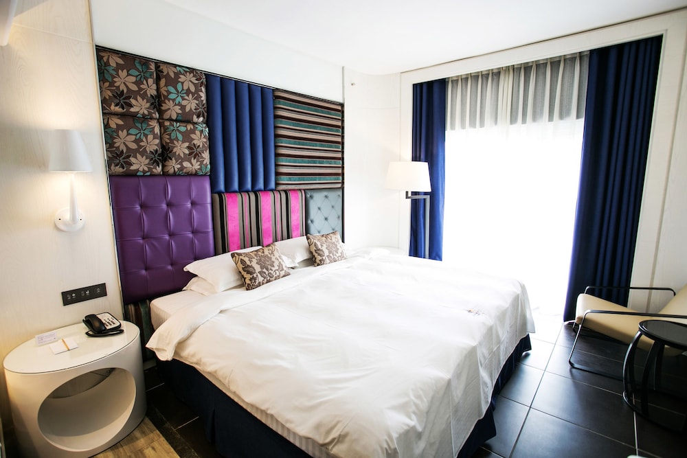 Chateau Beach Resort 26/78
