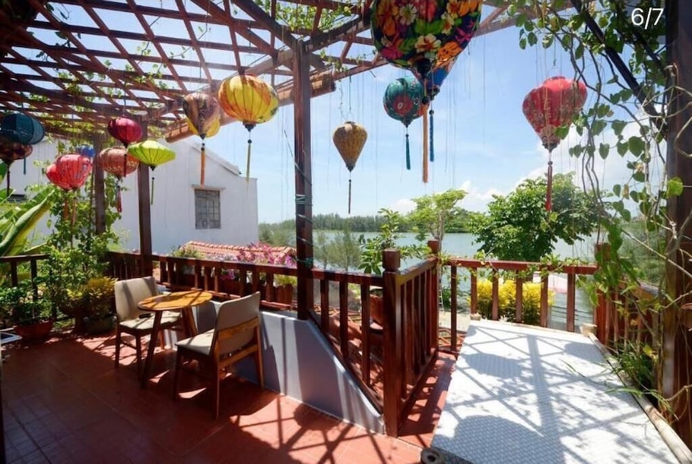 Khamy Riverside Resort 42/43