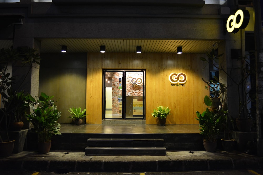 Go Hotel 4/33
