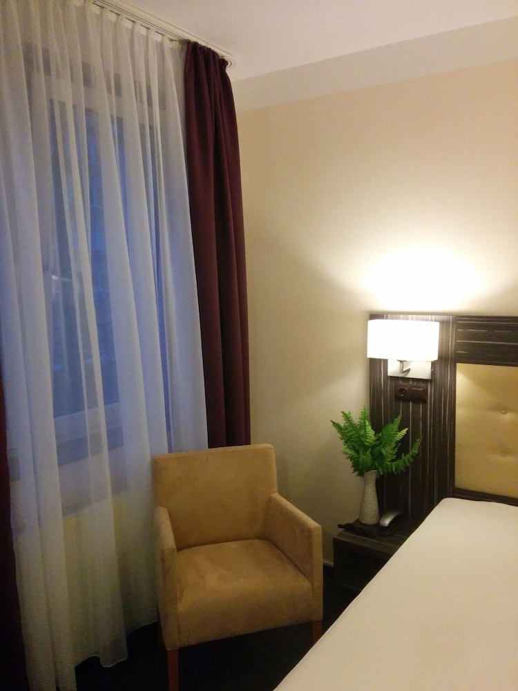 Hotel Famosa 26/32