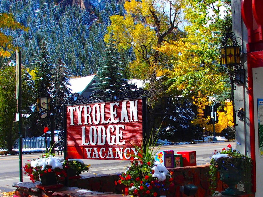 Tyrolean Lodge 2/72