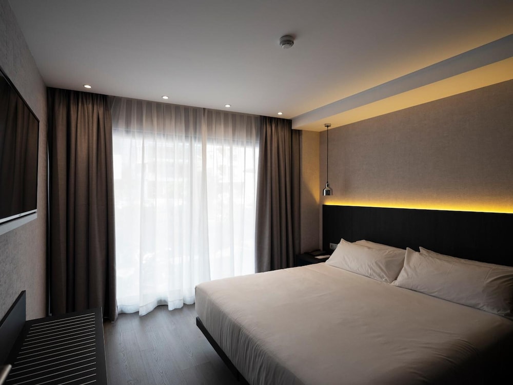 HG City Suites Barcelona 10/30