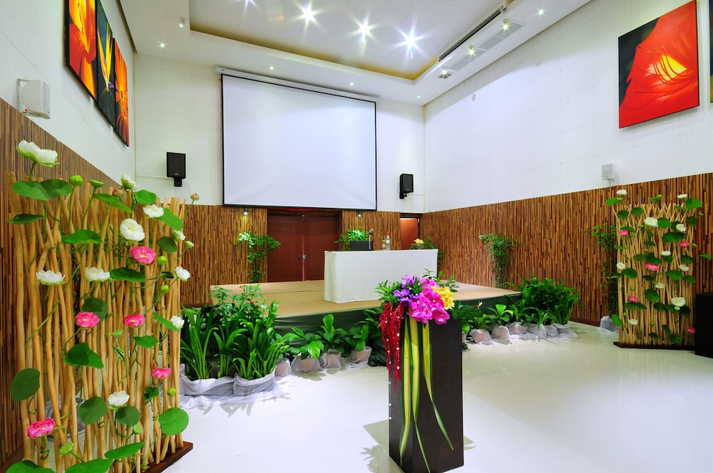Dhevan Dara Resort Spa 35/50