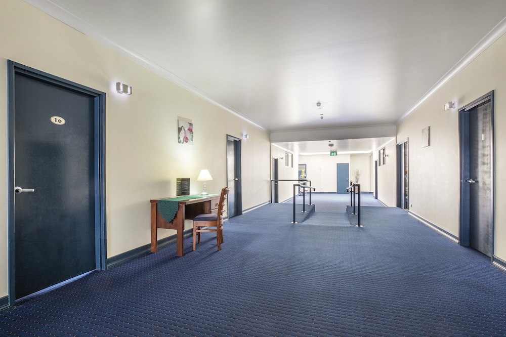 ATHERTON HOTEL 47/65