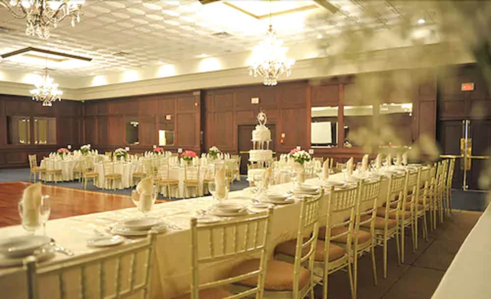 Montecassino Hotel And Event Venue 25/45