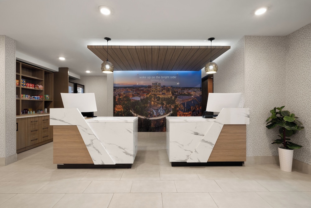 La Quinta Inn & Suites by Wyndham Greenville 11/61