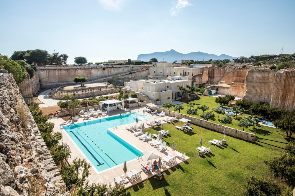 CAVE BIANCHE HOTEL 32/45