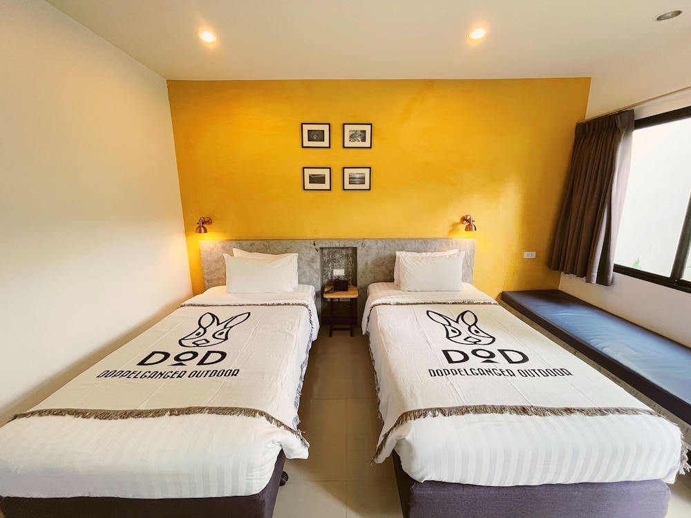 SUPERIOR, TWIN BEDS